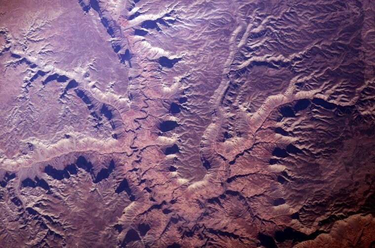 In questa immagine Nasa, il Grand Canyon sembra un cuore in cui i canali diventano arterie.