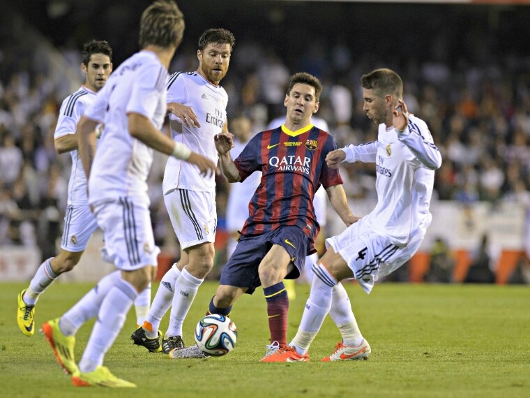 La stella blaugrana marcata stretta