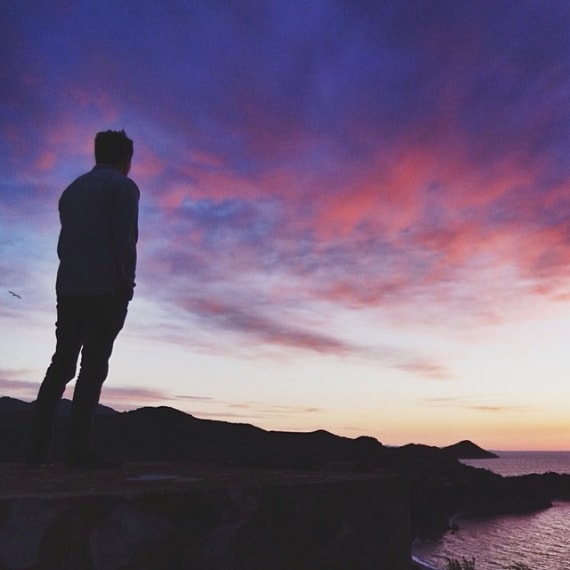 Una sera dipinta di viola, un iger in attesa del tramonto. Forte Falcone (Portoferraio) Credito foto @hypoison