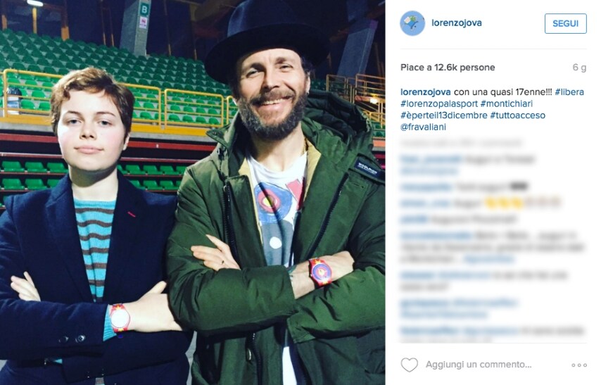 La dolce dedica di papà Lorenzo per la figlia Teresa, che lo scorso 13 dicembre ha compiuto 17 anni. Per la una frase tratta la brano "È per te", scritta da Jovanotti proprio per omaggiare la sua nascita.