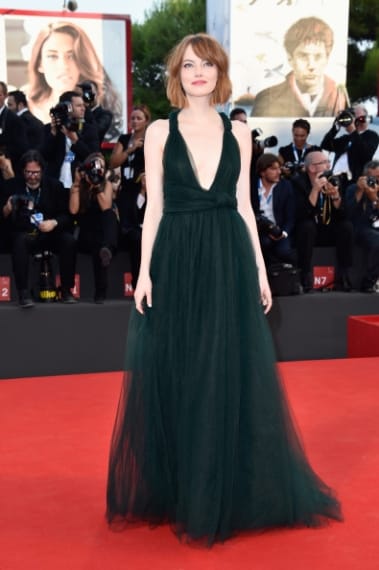 Splendida, elegante e semplice. Emma Stone è riuscita ad abbagliare con il suo look essenziale e ricercato. Voto 9