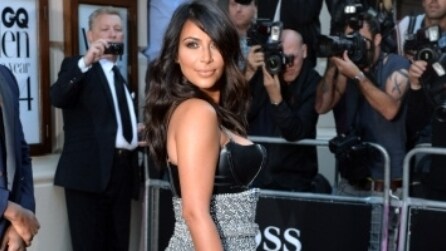 Kim Kardashian: look "sadomaso" ai GQ Men Of The Year Awards