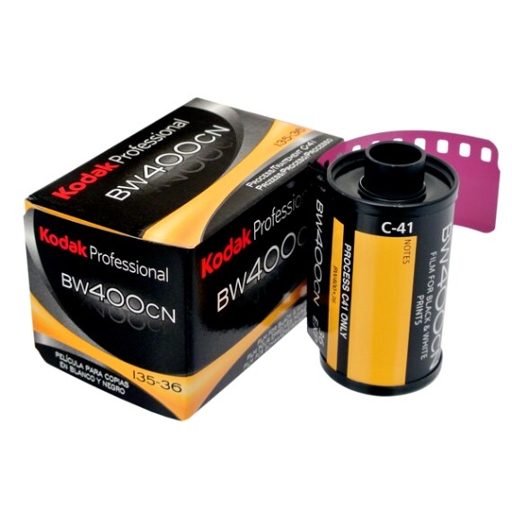 La pellicola Kodak, il cui sviluppo è cessato per sempre alla fine del 2010, era e rimane il riferimento assoluto in quanto a fedeltà e precisione dei colori dell'immagine per le generazioni anni '80.