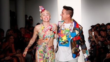 Miley Cyrus in passerella a New York per Jeremy Scott