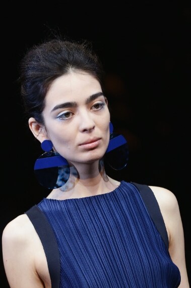 I maxi orecchini in plexi