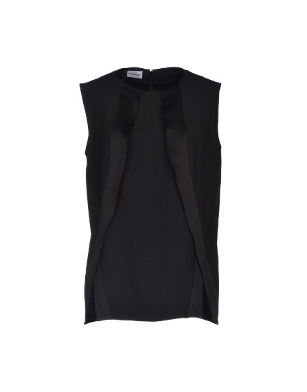 Un modello simile a quello indossato dalla showgirl