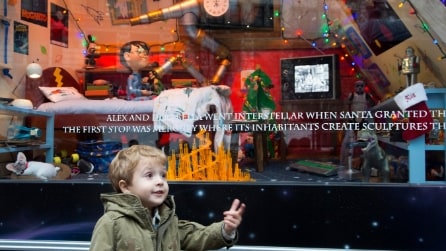 A New York, le bellissime vetrine natalizie di Macy's