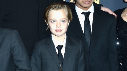 Shiloh Jolie-Pitt: la figlia di Brad e Angelina sul red carpet con look maschile