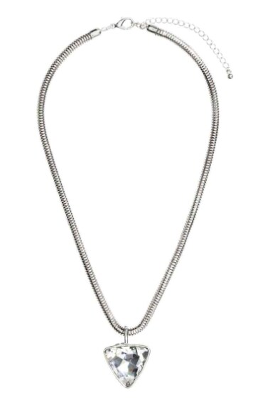 Collana con ciondolo. Prezzo: 7,99 euro