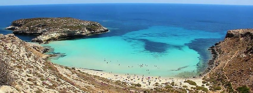 Foto da Wikipedia: http://it.wikipedia.org/wiki/Sicilia#mediaviewer/File:Spiaggia_Isola_dei_Conigli.jpg