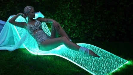 LumiluxE, la prima chaise longue che sembra un tappeto volante