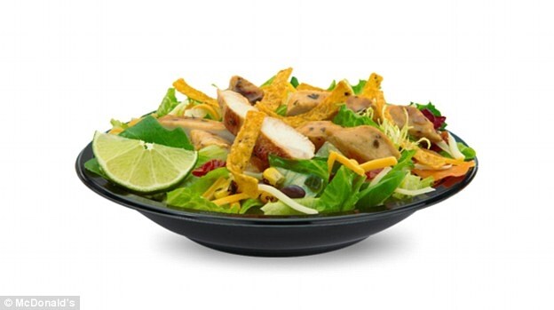 Molti nutrizionisti hanno detto che preferirebbero mangiare le insalatone di McDonald's invece dei più comuni hamburger.