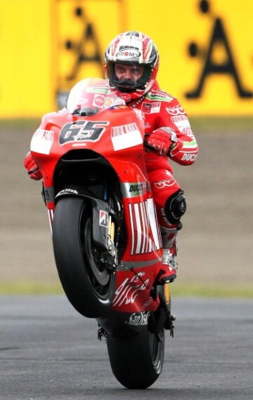 L'ultima vittoria di Loris Capirossi su Ducati davanti a Randy De Puniet e Toni Elias