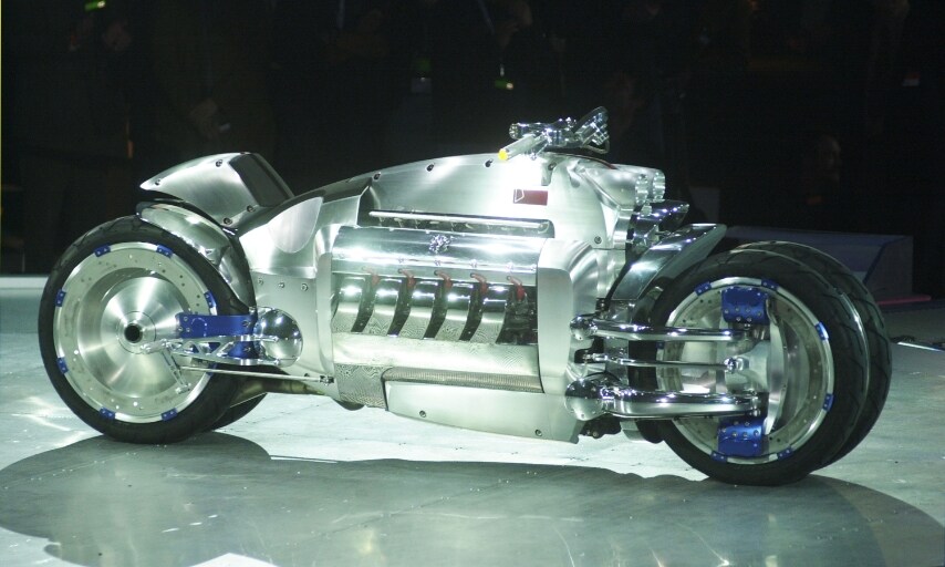 Lanciata nel 2003 al Naias di Detroit, la Dodge ha dichiarato di poter raggiungere una velocità teorica di 680 km/h. Spinta dal motore V10 da 8,3 litri, lo stesso della Viper, è dotata di due ruote all’anteriore e al posteriore . Dopo la stima iniziale, la velocità di punta venne fissata a 480 km/h anche se gli esperti ritengono che difficilmente possa superare i 320 km/h.