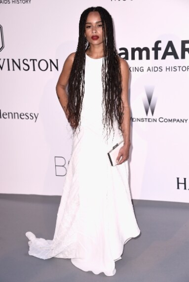 Semplice, forse troppo, splendido il bianco candido ma il modello palandrana non dona a Miss Kravitz. VOTO: 5