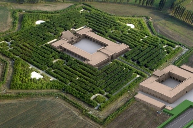 l labirinto fatto realizzare di recente dall'editore Franco Maria Ricci è il più grande labirinto verde del mondo.