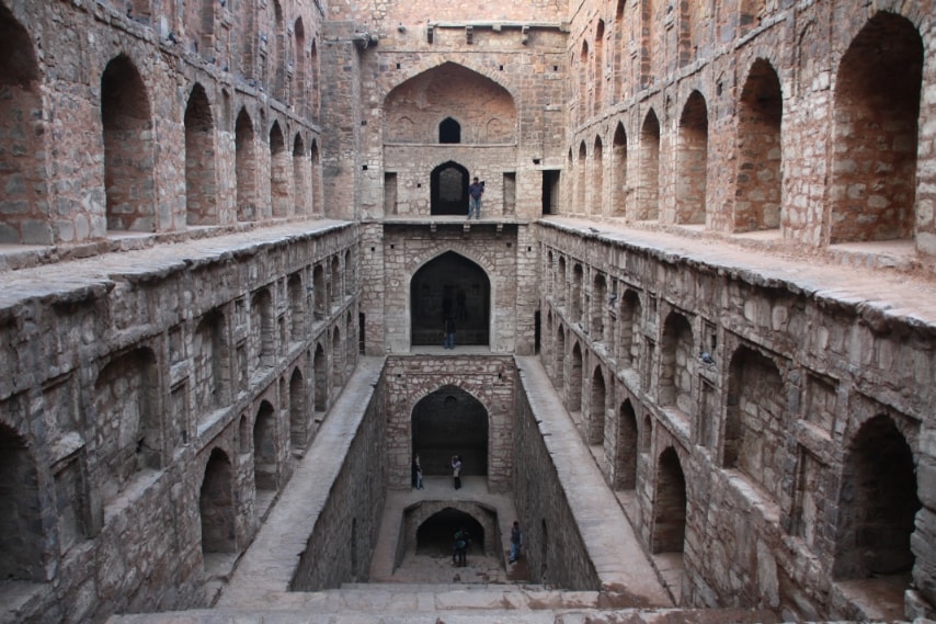 https://commons.wikimedia.org/wiki/File:Agrasen_ki_Baoli_3.jpg
