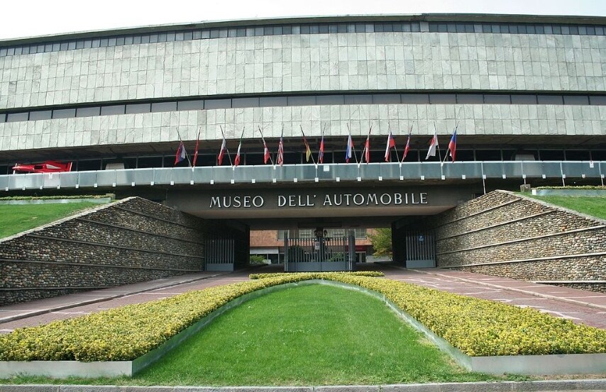 https://commons.wikimedia.org/wiki/File:Museo_Nazionale_dell_Automobile.jpg