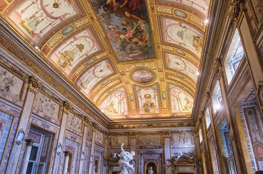 https://commons.wikimedia.org/wiki/File:Galleria_Borghese_(Rome)_06.jpg