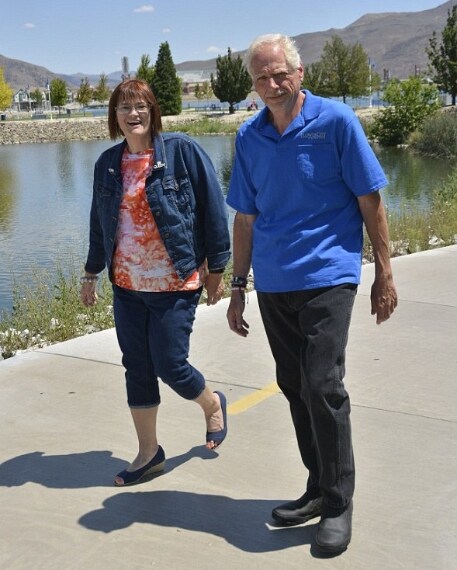 Non ha seguito una dieta rigorosa.Lunghe passeggiate e il grosso sostegno del gruppo hanno infondato in lei una grossa forza di volontà.