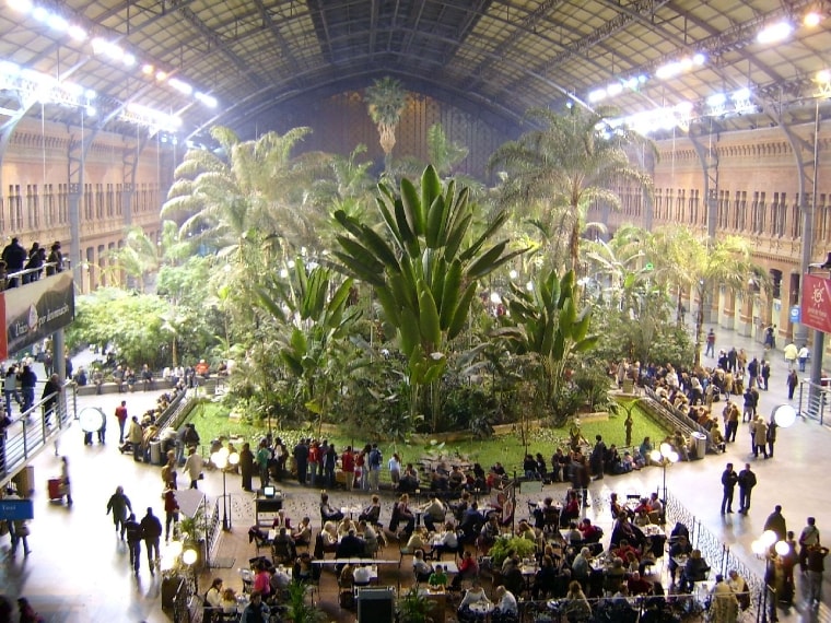 https://commons.wikimedia.org/wiki/File:Atocha_2004Nov.jpg