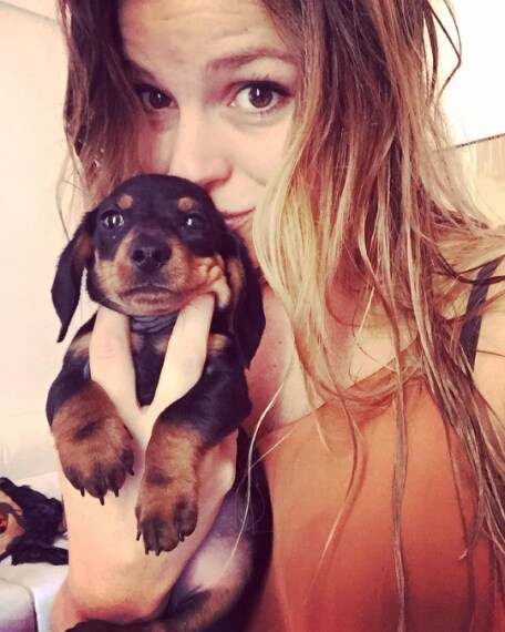 La fidanzata Nuria con il piccolo Tinoteckel