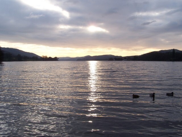 https://commons.wikimedia.org/wiki/File:Coniston_Water_in_January,_looking_South._-_geograph.org.uk_-_1111423.jpg