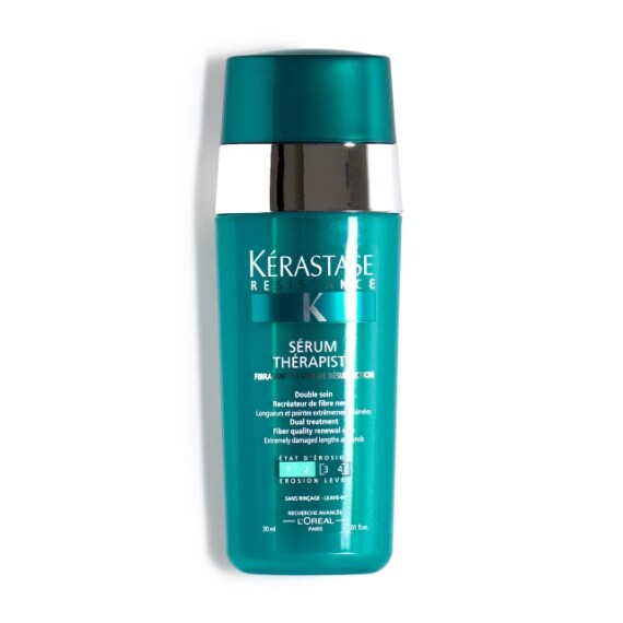 Un siero a doppia texture che associa una crema riparatrice ad un siero sigillante per il trattamento delle punte.
