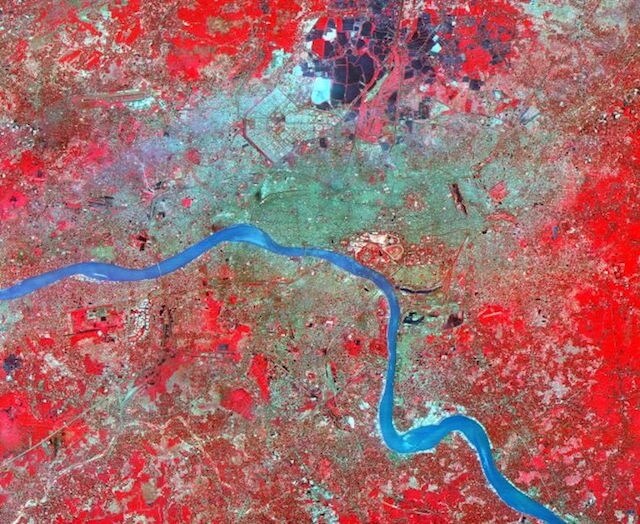 Questa immagine di Calcutta, India, è stata scattata il 22 ottobre 2001.