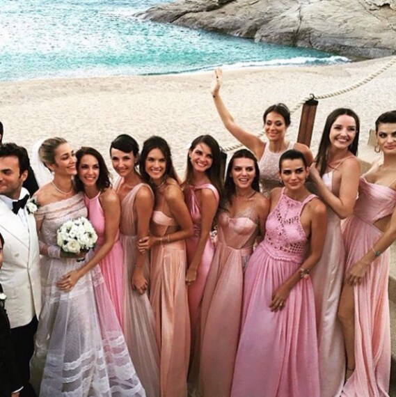 Alessandra Ambrosio e Isabeli Fontana tra le damigelle