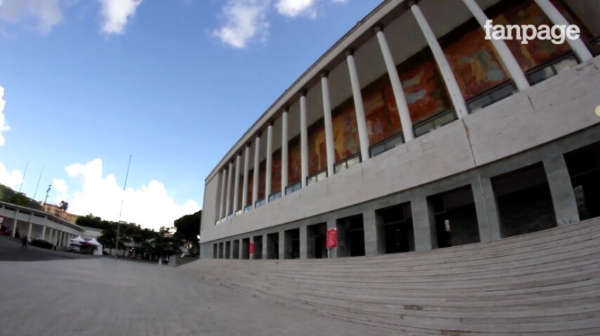 Usato anche per i congressi, è impreziosito all'esterno da colonne in stile classico e un grande affresco.
