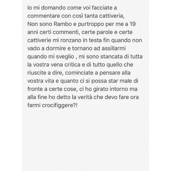 Criticata sui social e da Riccardo per l'amicizia con Giulia De Lellis, Camilla non nasconde l'amarezza: "Le vostre cattiverie mi restano in testa fino al momento in cui vado a dormire".