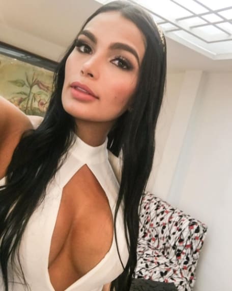 La foto diventata virale della scollatura della moglie di Zuniga