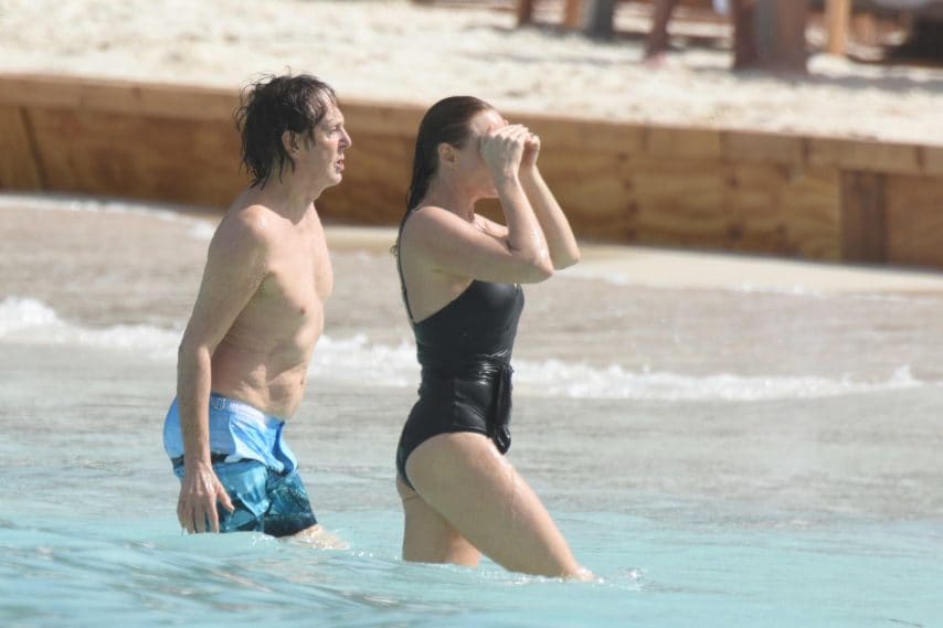 Paul McCartney con la compagna a Saint Barth