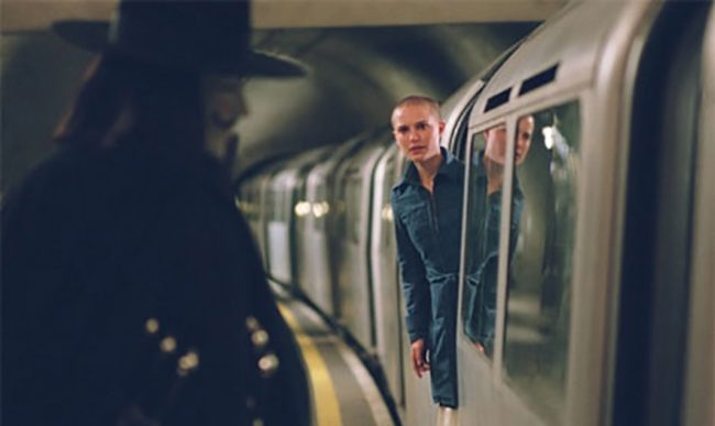 La stazione della metropolitana di Aldwych è stata chiusa al pubblico nel 1994, ma è usata per produzioni cinematografiche e televisive. Film girati qui sono V per Vendetta, Espiazione e Giochi di potere .
