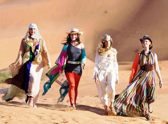 Sex and the City 2 si svolge nella capitale degli Emirati Arabi Uniti di Abu Dhabi ma è stato in realtà girato in Marocco.