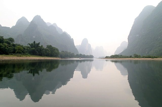 https://pixabay.com/en/guilin-mountains-landscape-river-1029121/