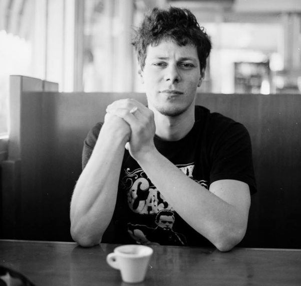 Architetto e scultore, 29 anni, Milano