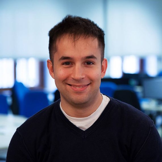 Co-fodnatore di Eyra, 25 anni, Savona