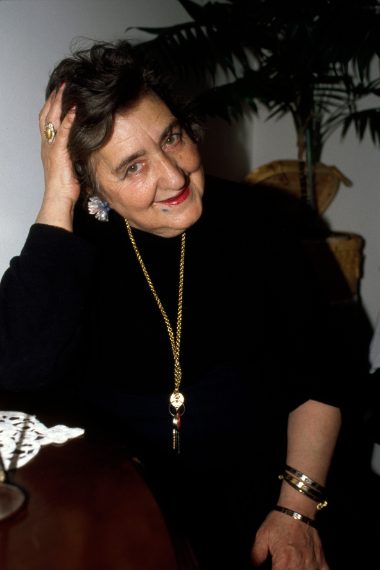 E' stata una poetessa, aforista e scrittrice. Nel 1993 ha ottenuto il Premio Librex Montale con il libro "Terra Santa", in cui ha raccontato la drammatica esperienza dell'ospedale psichiatrico