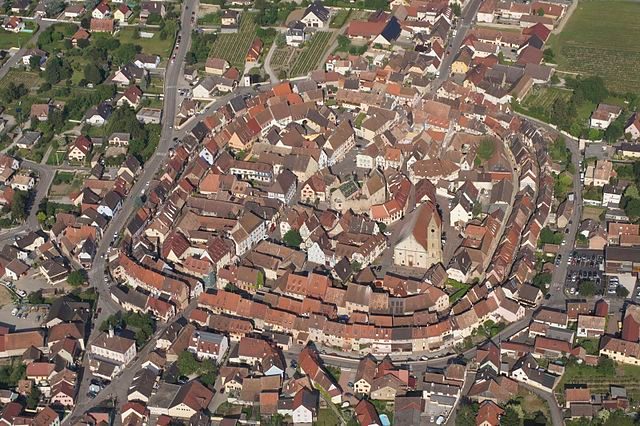 https://commons.wikimedia.org/wiki/File:Eguisheim_from_the_sky.jpg