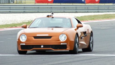 Hn R200 HN R200, look retrò per la supercar V8