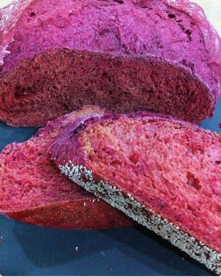 Il sapore del pane abbinato alla bontà della barbabietola. Fonte: http://chinadoll-bakingdairy.blogspot.it/2012/03/beet-bread-it-is-red.html?m=1