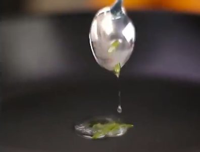 Usate il cubetto di condimento appena ne avrete bisogno. Fonte: https://www.youtube.com/watch?v=E-WNS7JQjXA&t=224s