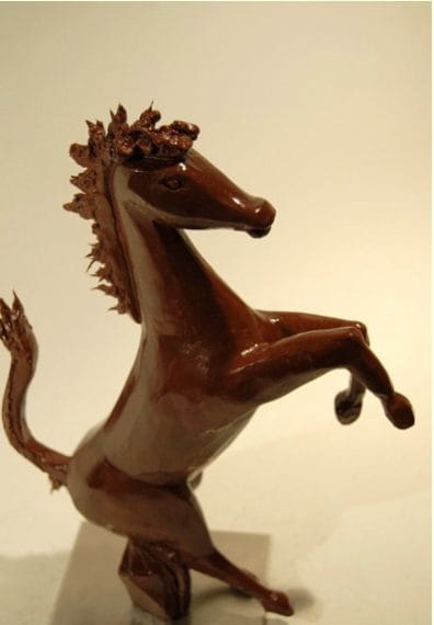 Una cavallo di cioccolato che impenna. Fonte: http://foreverart.at/en/index.php?/gallery/image_full/981/