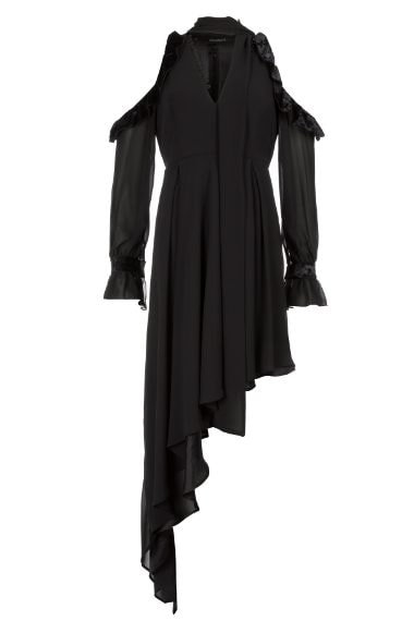 Un abito perfetto per un look da "sacerdotessa nera"