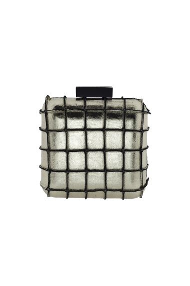 La clutch sembra una ragnatela