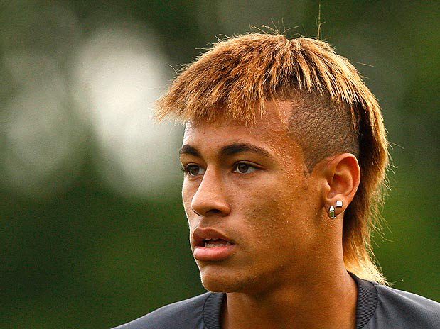 Neymar "Giapponese": capelli color oro