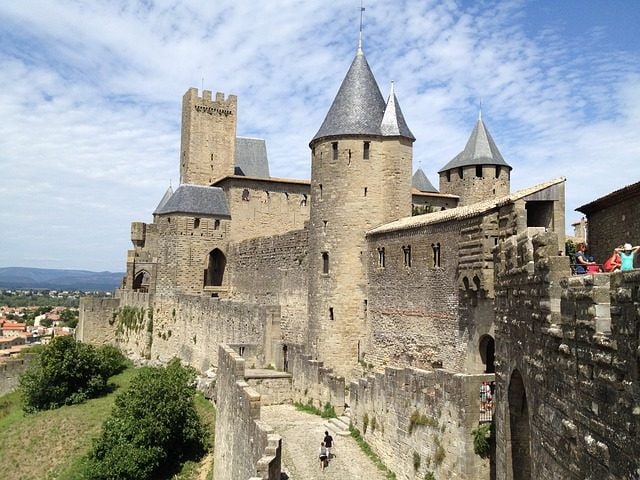 https://pixabay.com/it/carcassonne-medievale-castello-526189/