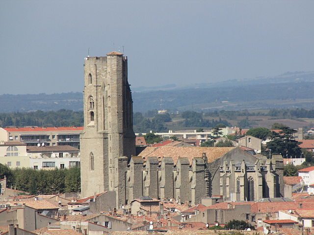 https://commons.wikimedia.org/wiki/File:%C3%89glise_Saint-Vincent_de_Carcassonne_2014-09-26_-_i3048.jpg